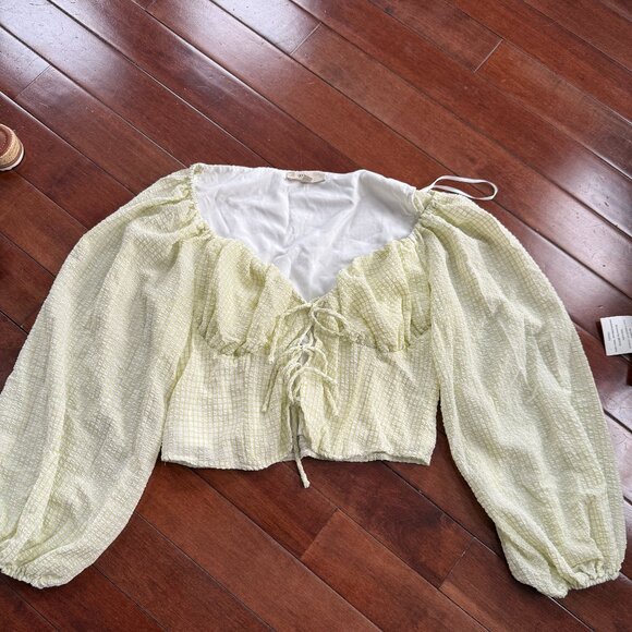 Elegant Cream Blouse with Tie Front - Picture 2 of 5